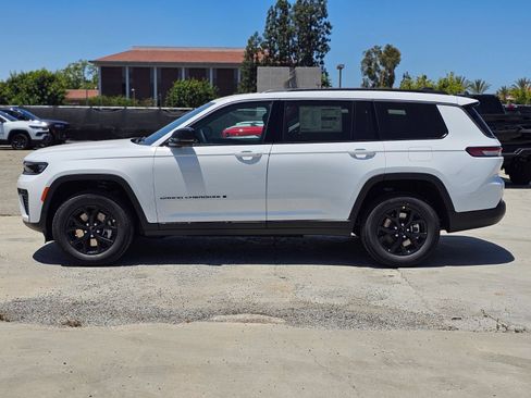 New 2026 Jeep Grand Cherokee L 2WD image 5
