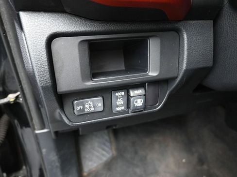 Used 2017 Toyota Tacoma TRD Sport w/ Tow Package image 13