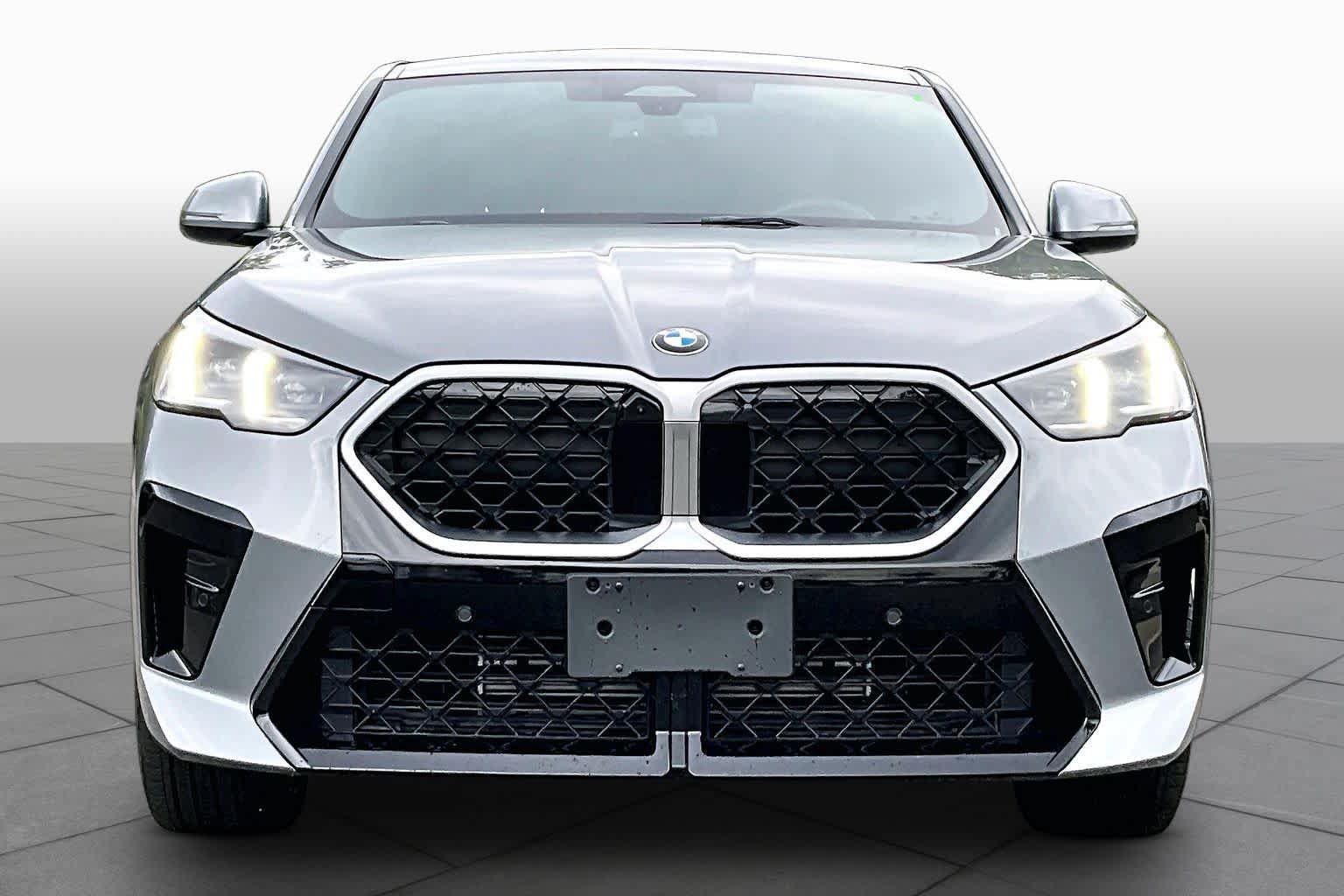 Used 2026 BMW X2 xDrive28i AWD/4WD image 3