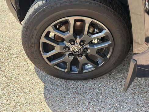 Used 2025 Toyota Tundra Platinum AWD/4WD image 10