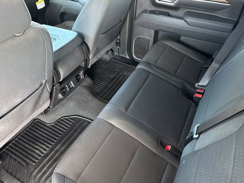 Used 2025 Chevrolet Silverado 2500 LT w/ Convenience Package image 6