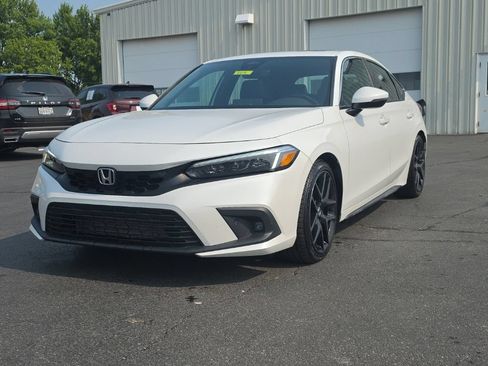 Certified 2024 Honda Civic Sport Touring image 3