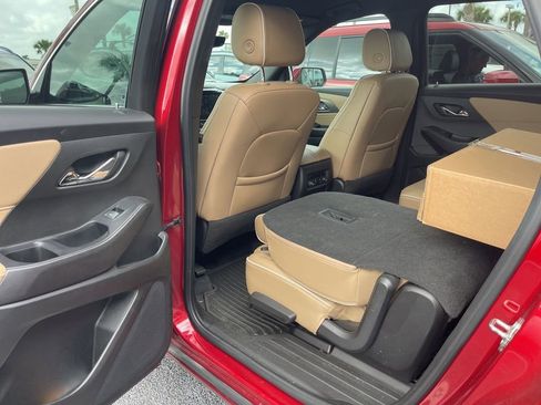 Used 2022 Chevrolet Traverse Premier image 4