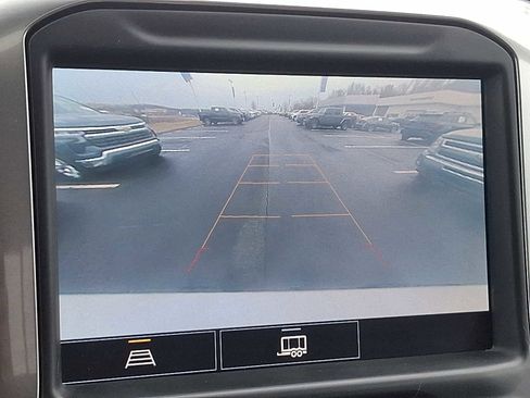 Used 2021 Chevrolet Silverado 1500 LT Trail Boss w/ Convenience Package II image 18