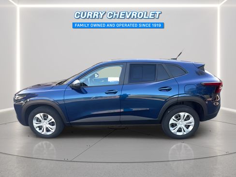 Used 2024 Chevrolet Trax LS FWD image 9