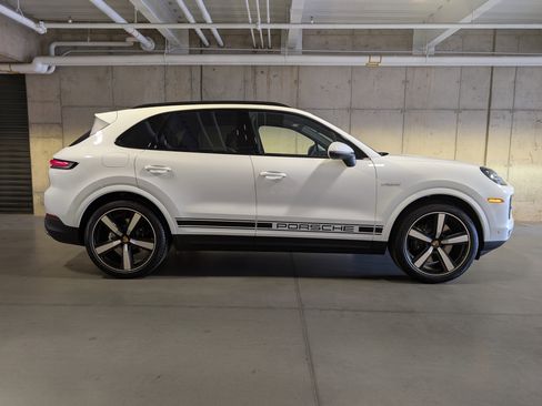 New 2026 Porsche Cayenne E-Hybrid image 9