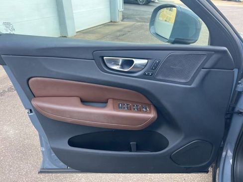 Certified 2023 Volvo XC60 B5 Plus AWD/4WD image 26