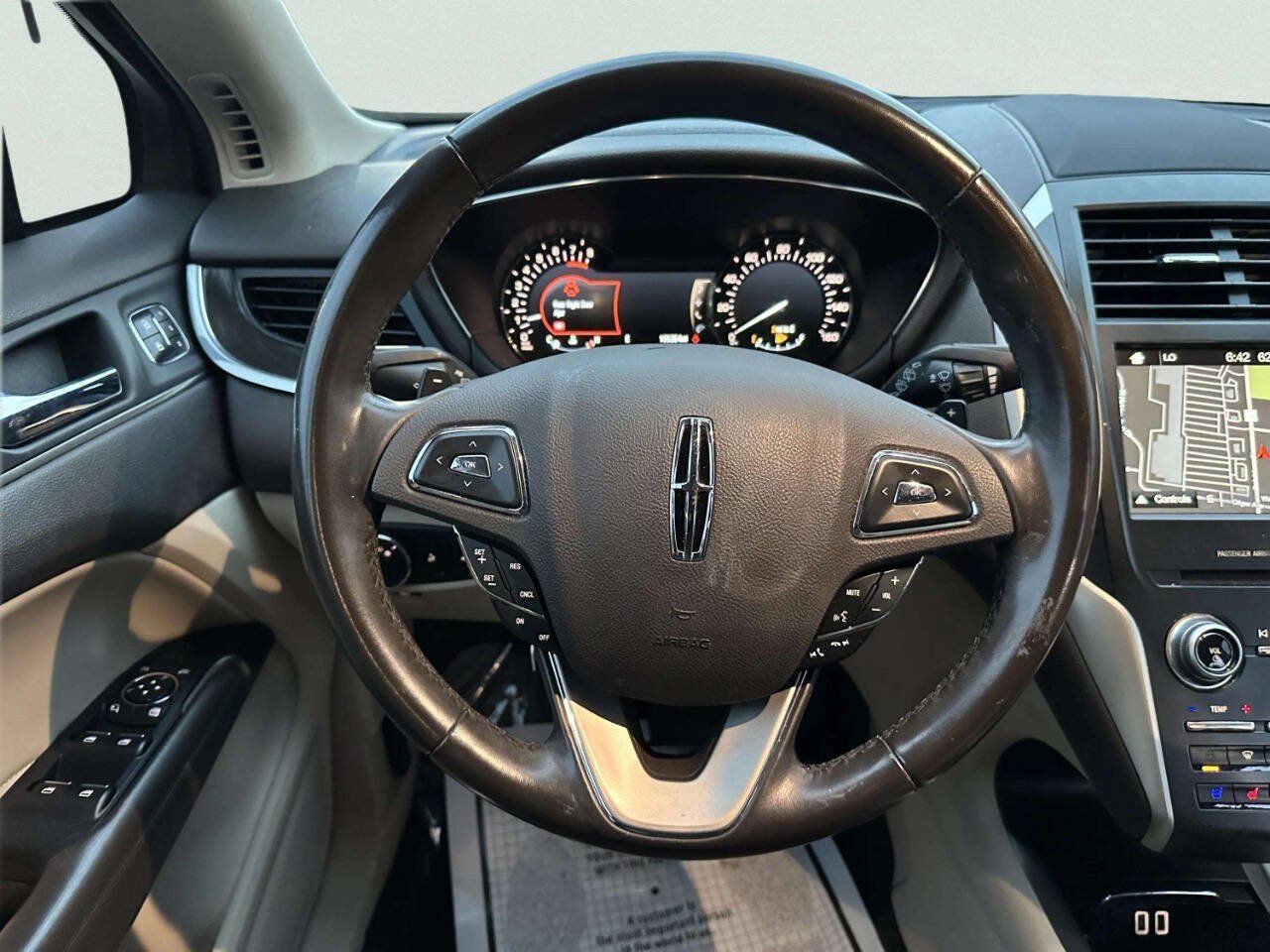 Used 2017 Lincoln MKC Reserve AWD/4WD image 27