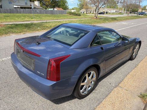Used 2005 Cadillac XLR RWD image 6