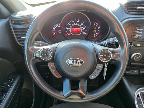 Used 2016 Kia Soul FWD image 11