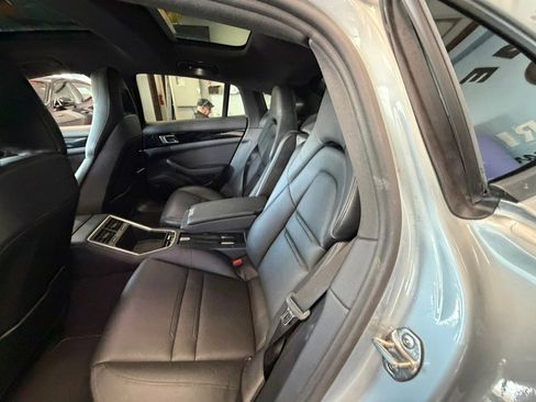 Used 2019 Porsche Panamera 4 image 38
