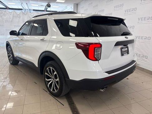 Certified 2023 Ford Explorer ST-Line AWD/4WD image 3
