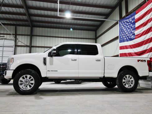 Used 2022 Ford F250 Limited AWD/4WD image 5