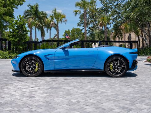 Used 2021 Aston Martin V8 Vantage Roadster RWD image 10