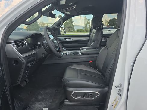 New 2026 Jeep Grand Wagoneer 4WD image 7