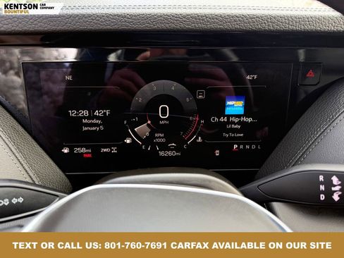 Used 2025 GMC Yukon XL Denali image 16