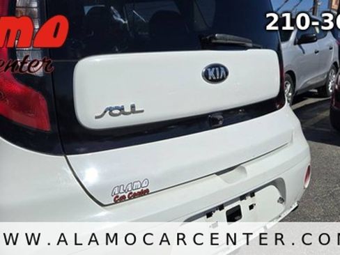 Used 2018 Kia Soul + FWD image 11