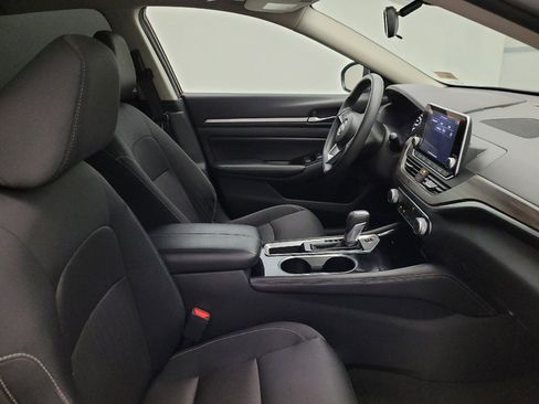 Used 2023 Nissan Altima 2.5 SV FWD image 21