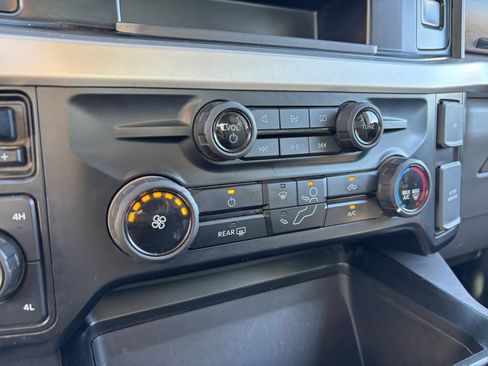 Used 2023 Ford F250 XLT w/ FX4 Off-Road Package image 30