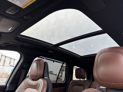 Used 2020 Lincoln Aviator Reserve w/ Equipment Group 201A image 15