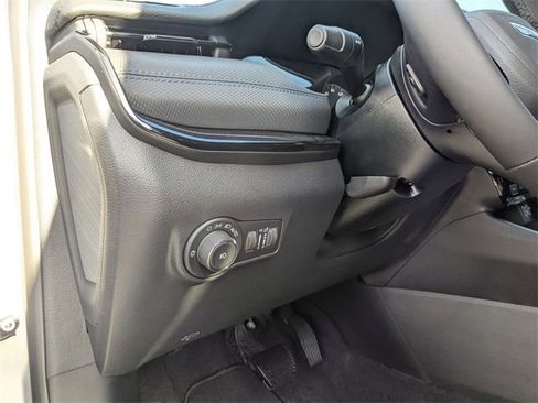 New 2026 Jeep Compass Latitude image 16