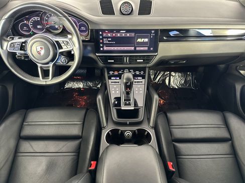 Certified 2023 Porsche Cayenne AWD/4WD image 6