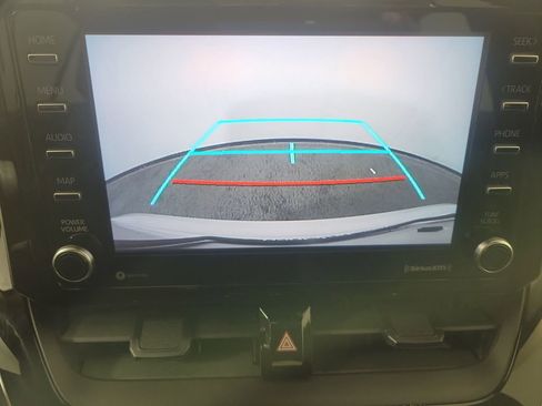 Used 2021 Toyota Corolla LE image 20