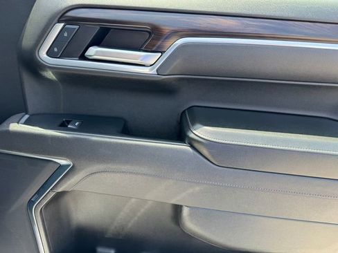 Certified 2025 GMC Sierra 1500 SLT RWD image 8