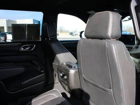 Used 2023 Chevrolet Suburban Premier image 37