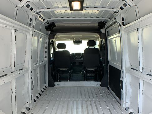 Used 2024 RAM ProMaster 2500 w/ Safety Group FWD image 28
