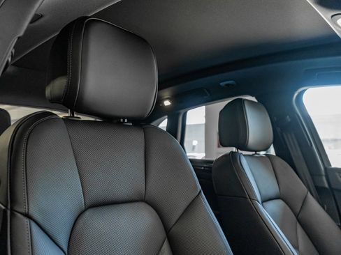 New 2025 Porsche Macan image 29