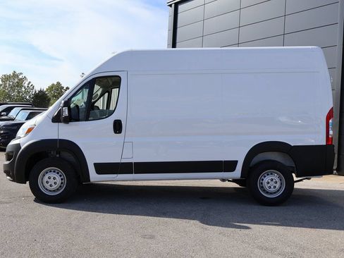 New 2026 RAM ProMaster 2500 w/ Premium Convenience Group FWD image 2