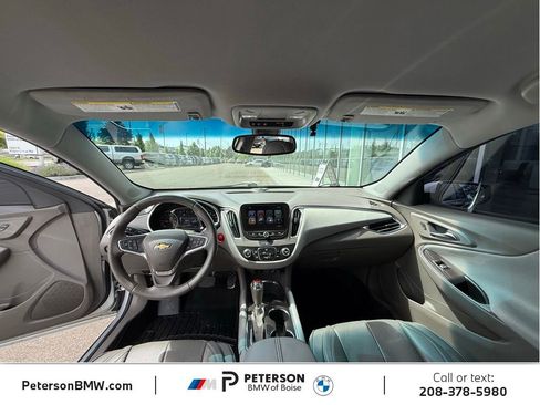 Used 2017 Chevrolet Malibu LT FWD image 18