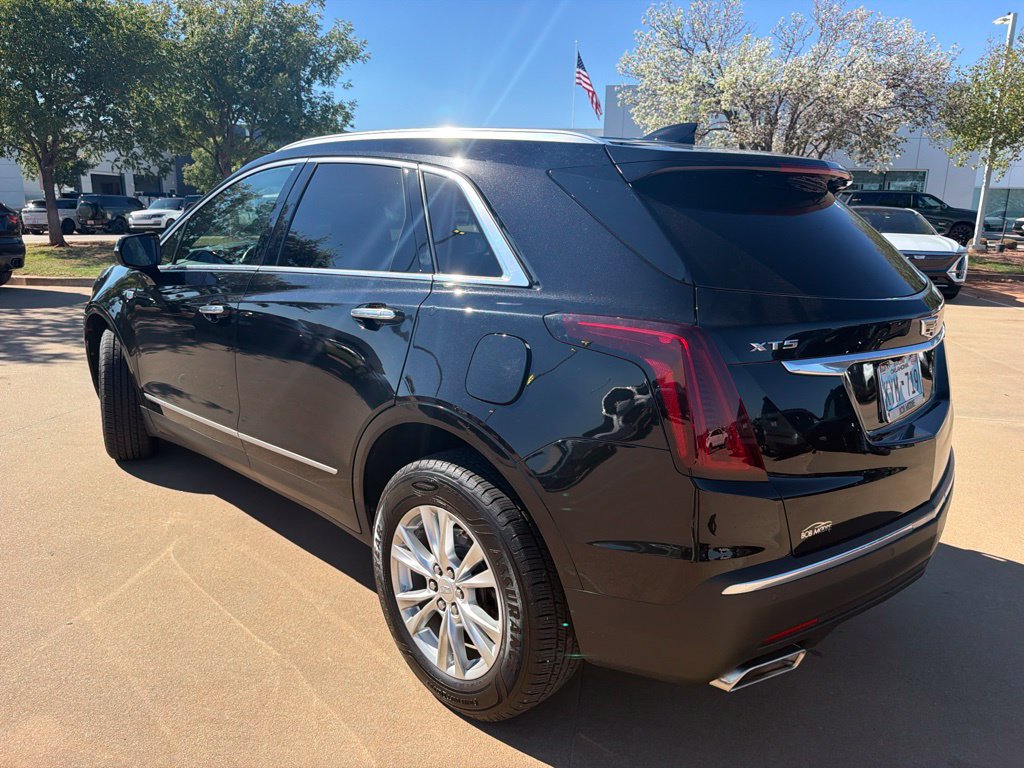 Used 2020 Cadillac XT5 Luxury w/ LPO, Premium Carpet Package FWD image 2