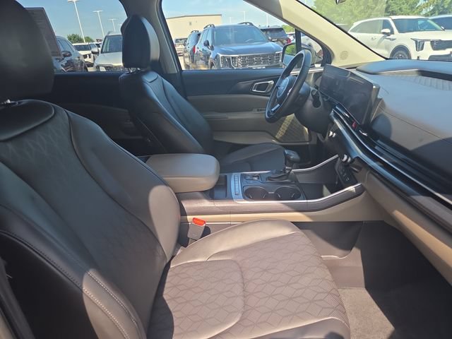 Certified 2026 Kia Carnival FWD image 17