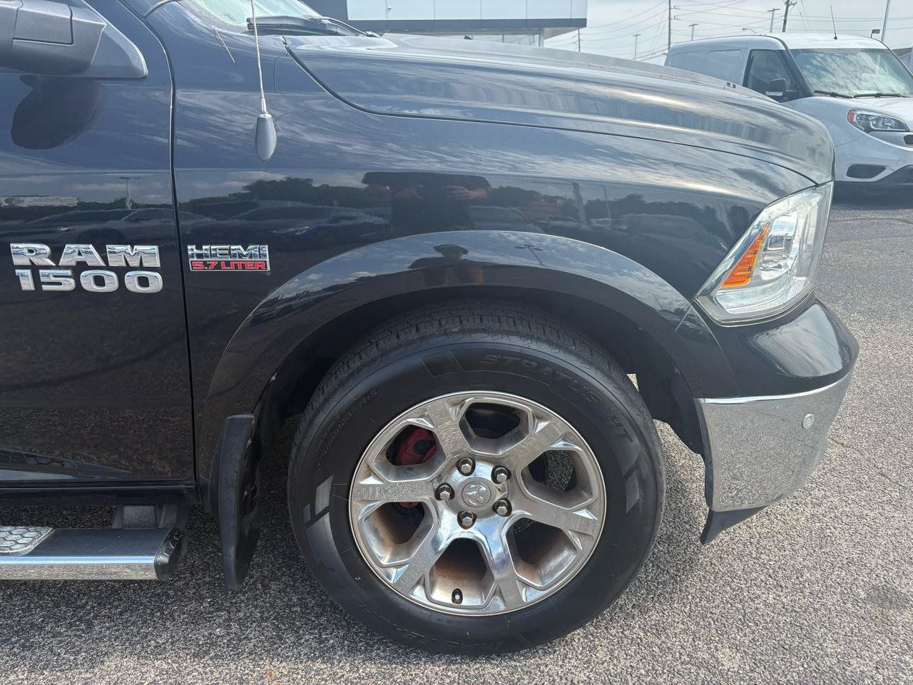 Used 2017 RAM 1500 Laramie RWD image 11