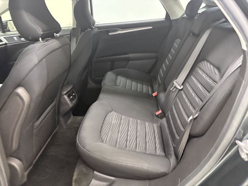 Used 2016 Ford Fusion SE FWD image 12