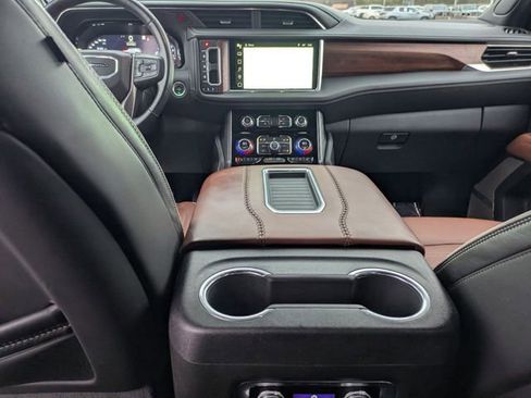 Used 2023 GMC Yukon Denali Ultimate image 34
