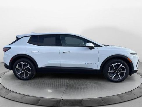 New 2026 Chevrolet Equinox EV LT image 4