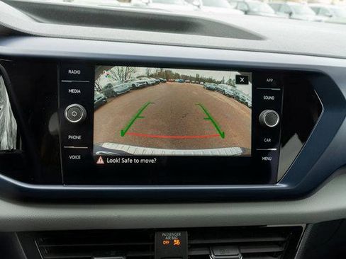 Used 2022 Volkswagen Taos SE w/ Panoramic Sunroof Package AWD/4WD image 23