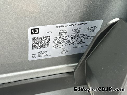 Used 2024 Chevrolet Trax ACTIV w/ Sunroof Package image 36