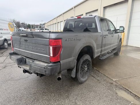Used 2022 Ford F350 Lariat w/ Black Appearance Package image 6