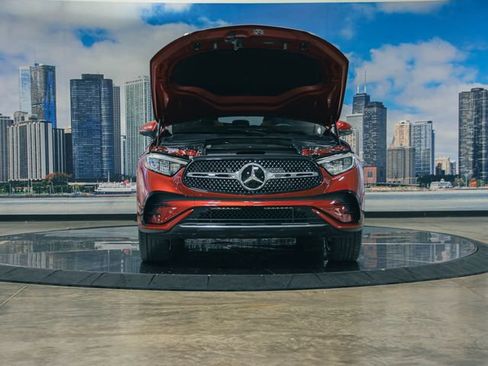 Certified 2023 Mercedes-Benz GLC 300 4MATIC image 3