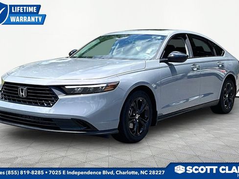 Used 2025 Honda Accord SE image 3