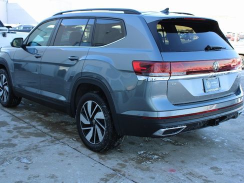 Certified 2024 Volkswagen Atlas SE image 4