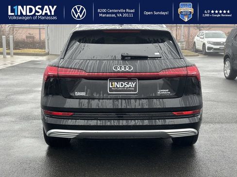 Used 2022 Audi e-tron Premium image 3