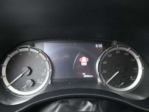 Used 2023 Toyota Highlander XLE image 10