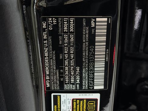 Used 2024 Mercedes-Benz GLS 580 4MATIC image 26