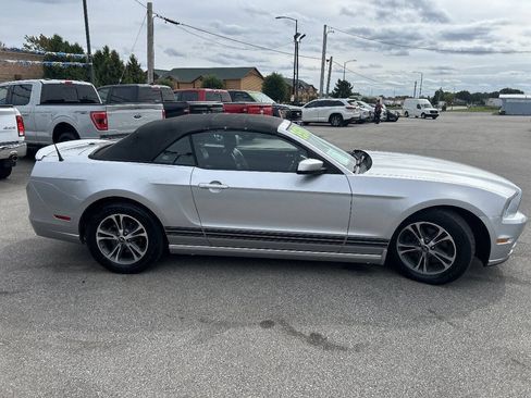 Used 2013 Ford Mustang Premium RWD image 6