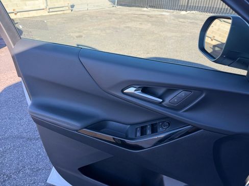 Used 2025 Chevrolet Equinox LT image 20